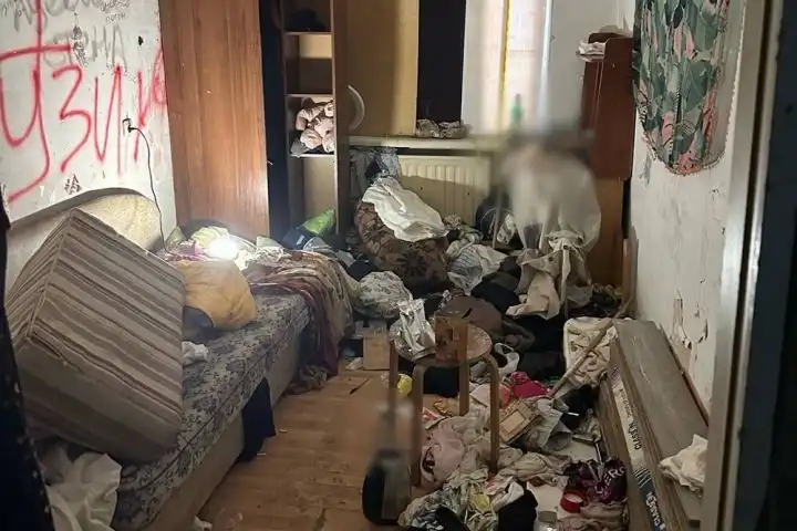 Новорожденный в мусоре