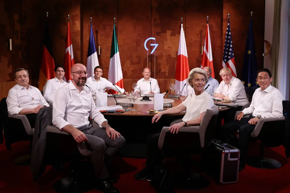 Макрон призвал G7