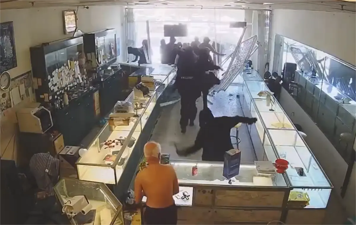 Обокрали за минуту