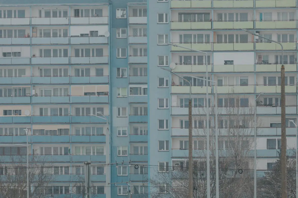 Дети выпали из окна