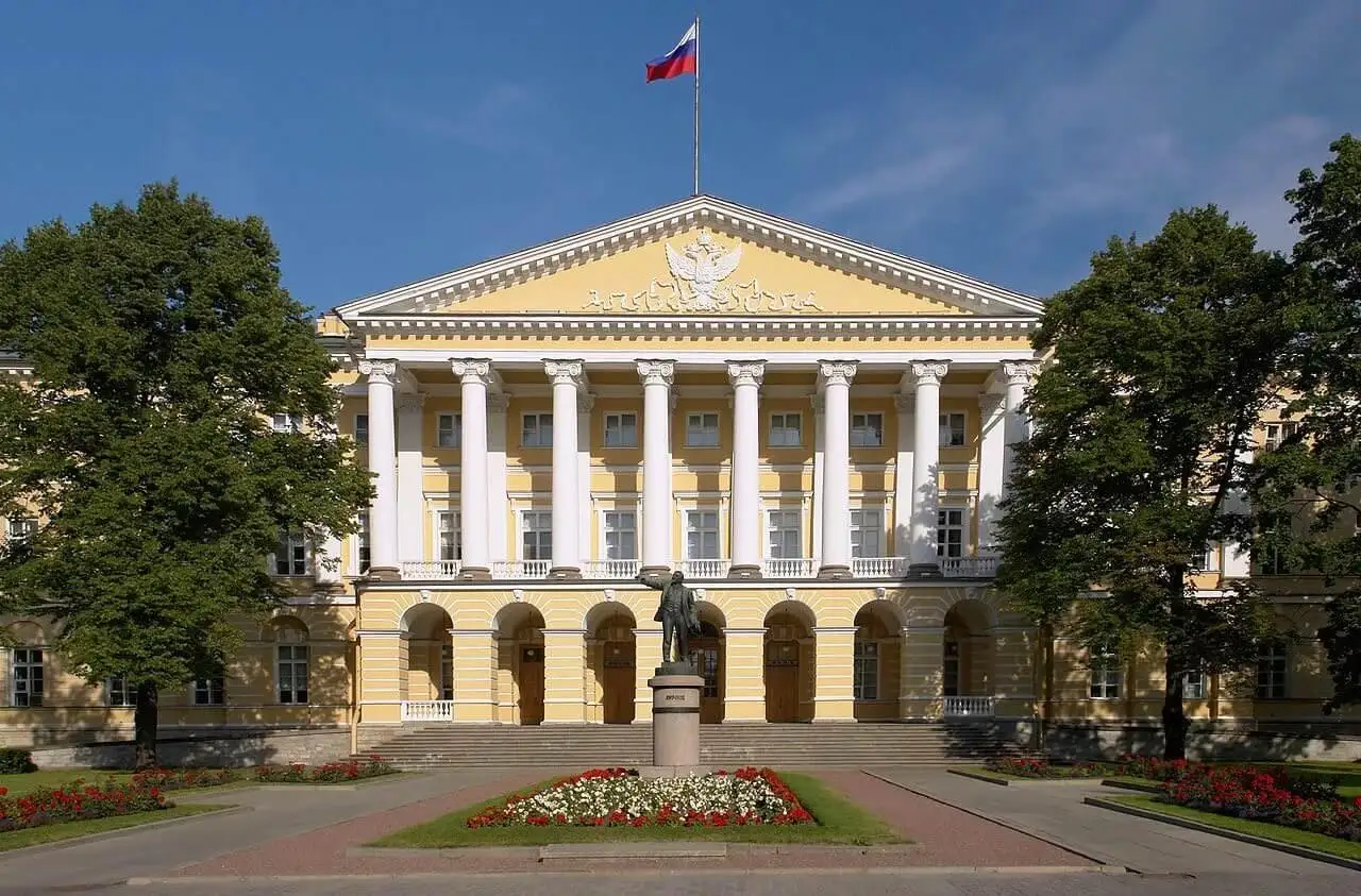 Заслуженный юрист